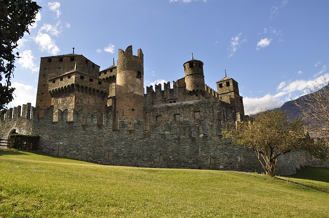Tour Valle D'Aosta Castello di Fenis